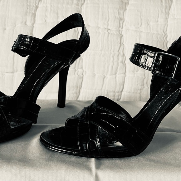 Ralph Lauren Black Embossed Strappy Heels - Picture 4 of 6